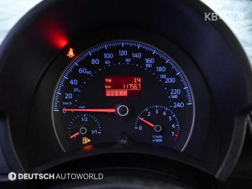 Volkswagen New BeetleDELUXE 2.0 - 8