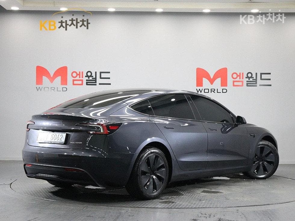 테슬라 Model 3 Long Range - Image 3