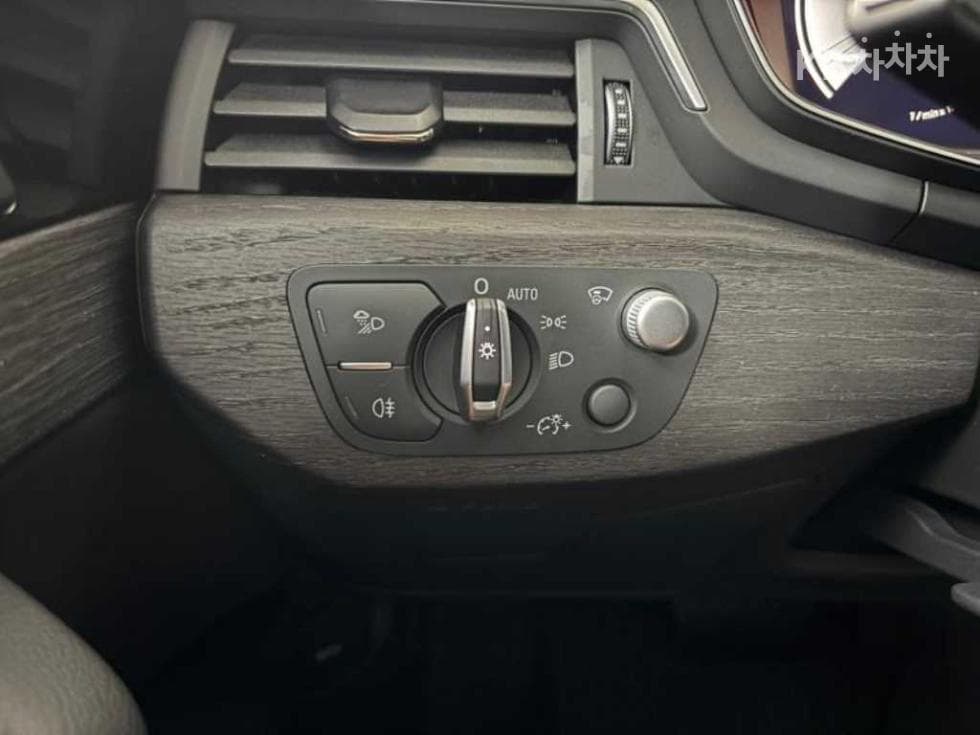 Audi A4 (B9)35 Turbo Diesel Injection Premium - 13