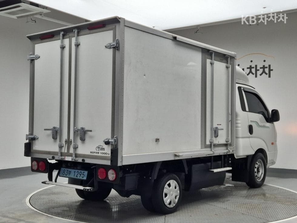 Киа The New (фейслифт) Бонго 3 (лек) EVBox Truck 1 тон 표준형 Королевска кабина Удължено междуосие Стандартен - 3