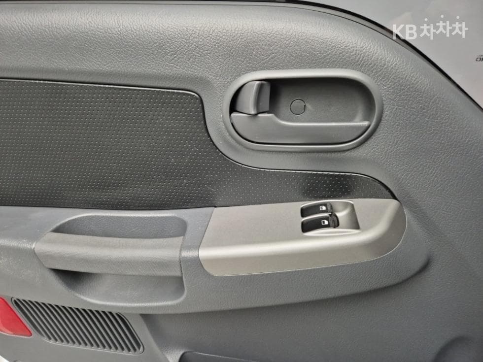 Киа The New (фейслифт) Бонго 3 (лек) EVBox Truck 1 тон 표준형 Королевска кабина Удължено междуосие Стандартен - 15