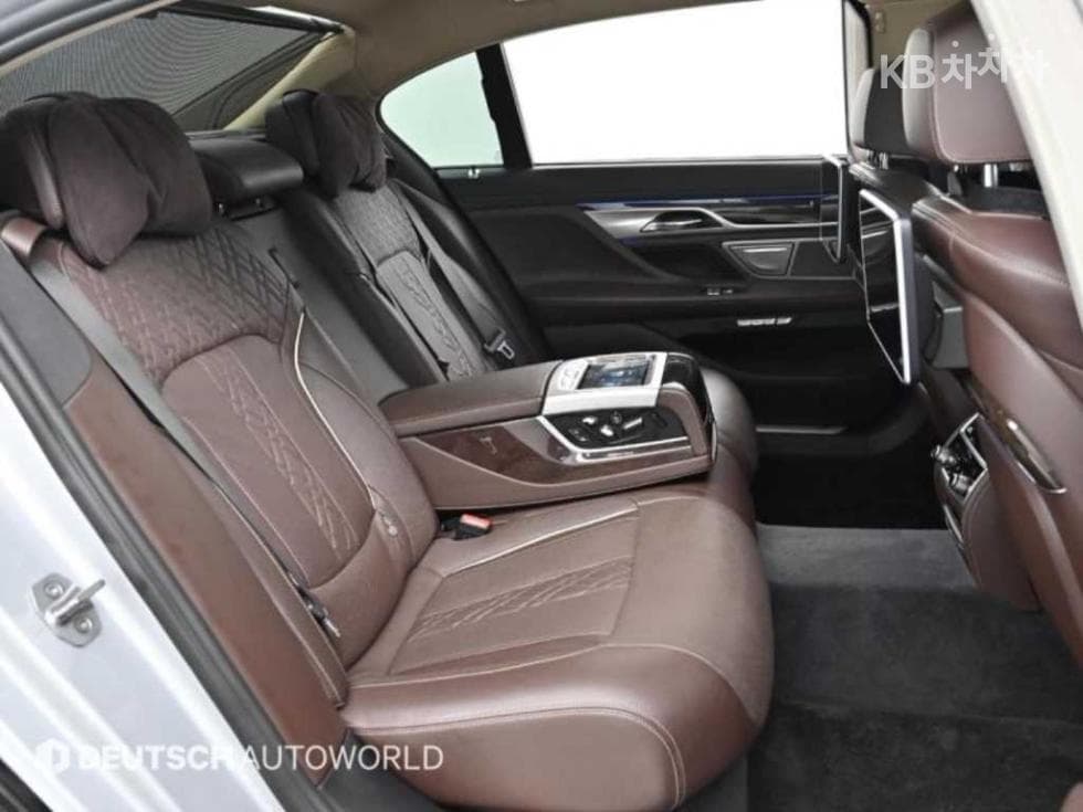 BMW 7시리즈 (G11)740Li xDrive Стандартен - 12
