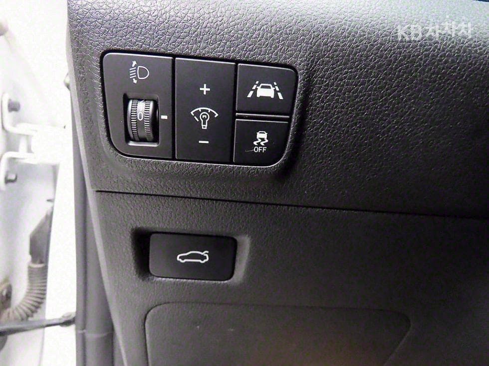 Kia K5 3rd Gen1.6 Gasoline Turbo Signature - 14