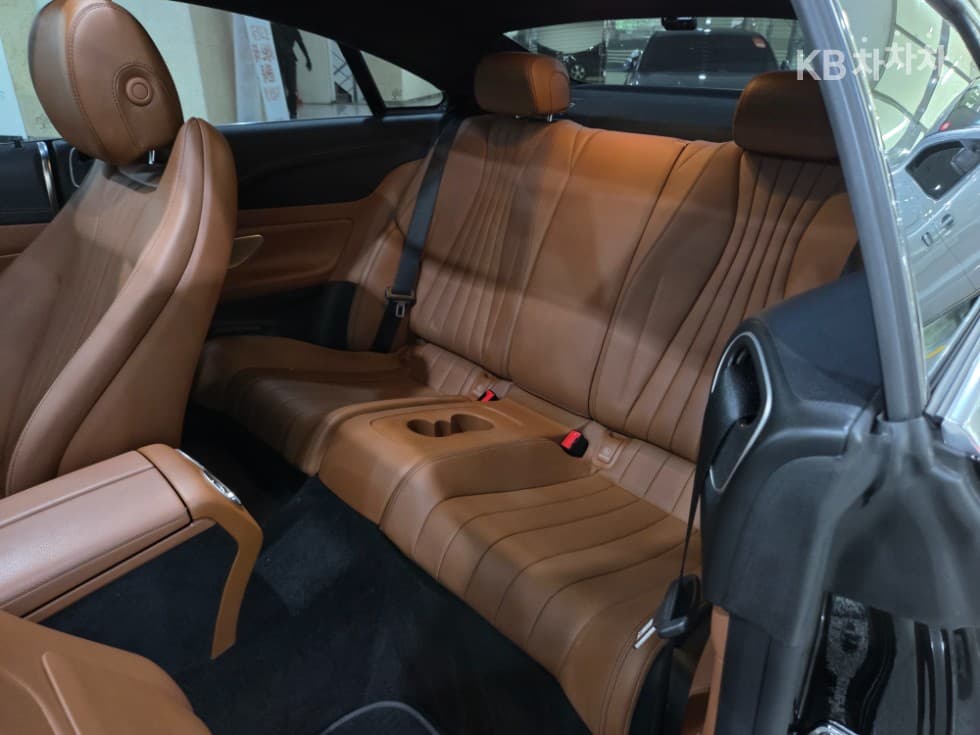 Mercedes-Benz E-Клас (W213)E300d 4Matic Coupe Стандартен - 7