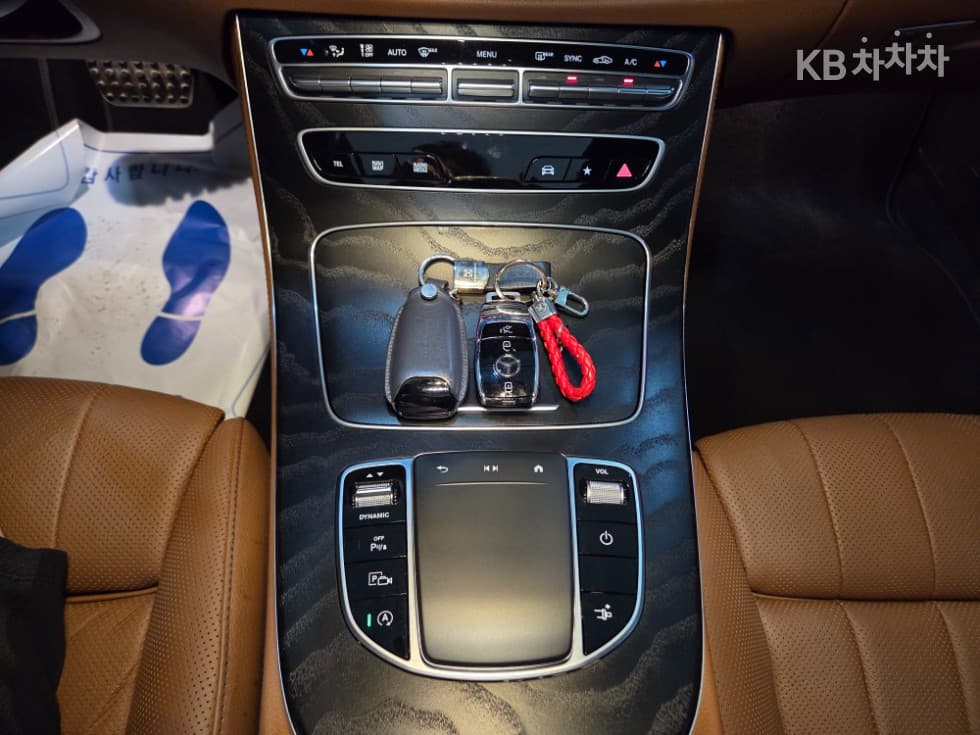 Mercedes-Benz E-Клас (W213)E300d 4Matic Coupe Стандартен - 13