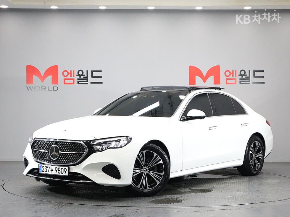 Mercedes-Benz E-Class (W214) E200 Avantgrade - Image 1