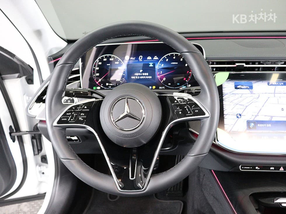 Mercedes-Benz E-클래스 (W214)E200 Avantgrade - 24