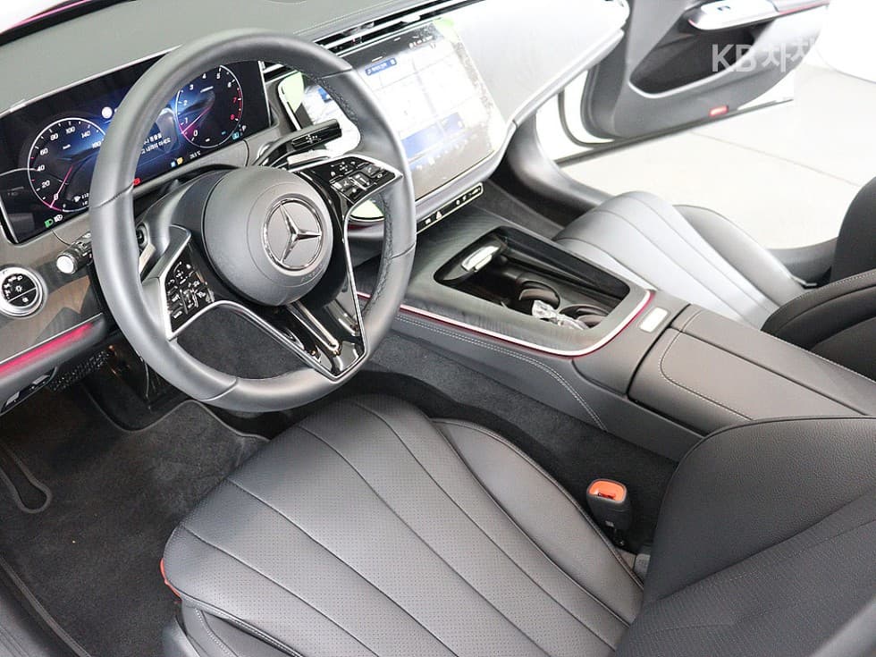 Mercedes-Benz E-클래스 (W214)E200 Avantgrade - 26