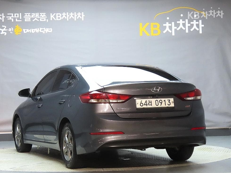 Hyundai Avante (Elantra)AD1.6 GDi Style - 4
