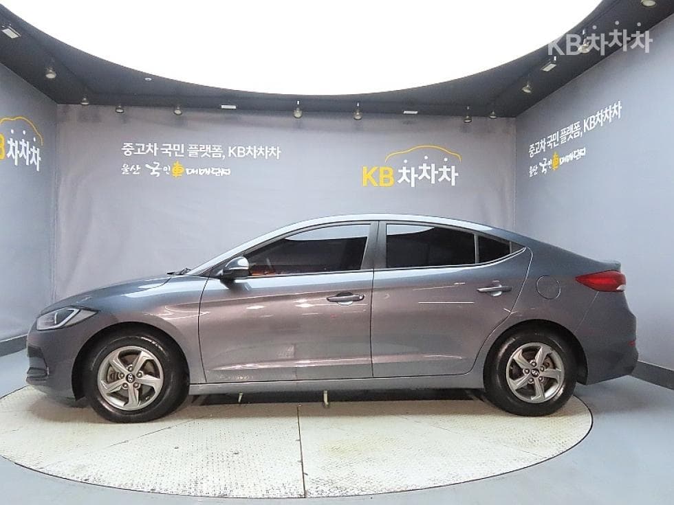Hyundai Avante (Elantra)AD1.6 GDi Style - 5