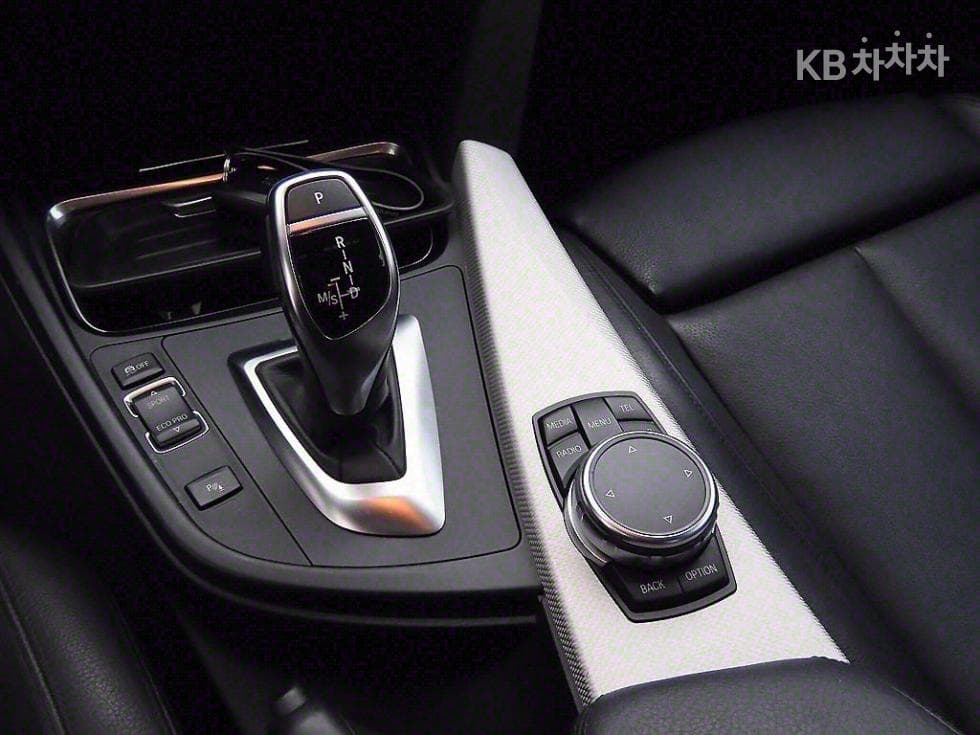 BMW 4시리즈 (F32)420d Купе M스포츠 F32 - 11