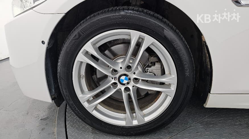 BMW Нов5 Серия520d F10 - 8