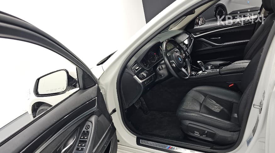 BMW Нов5 Серия520d F10 - 10