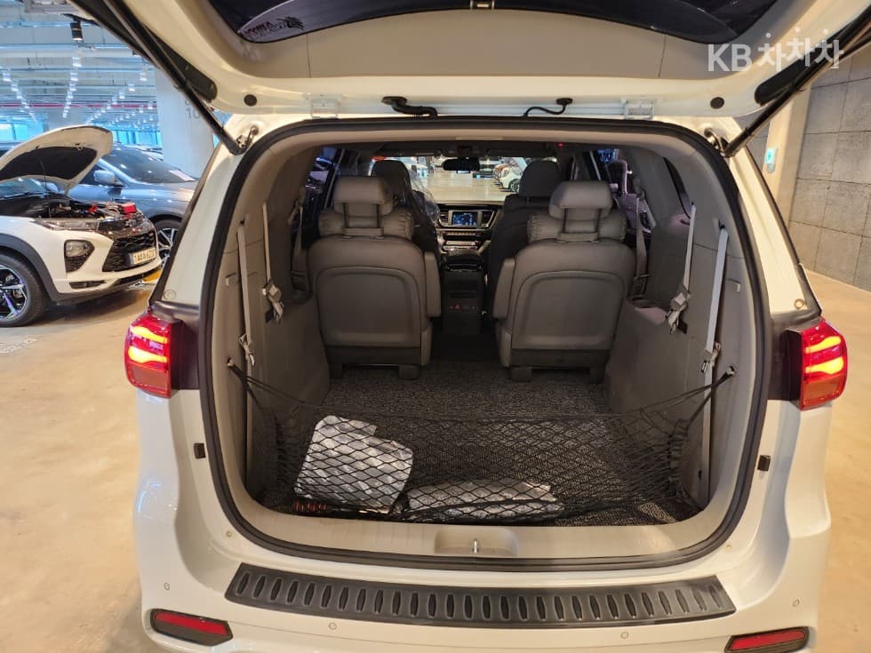 (65ga2211)Kia The New Carnival 9Passenger 2.2 Diesel Noblesse Special - 6