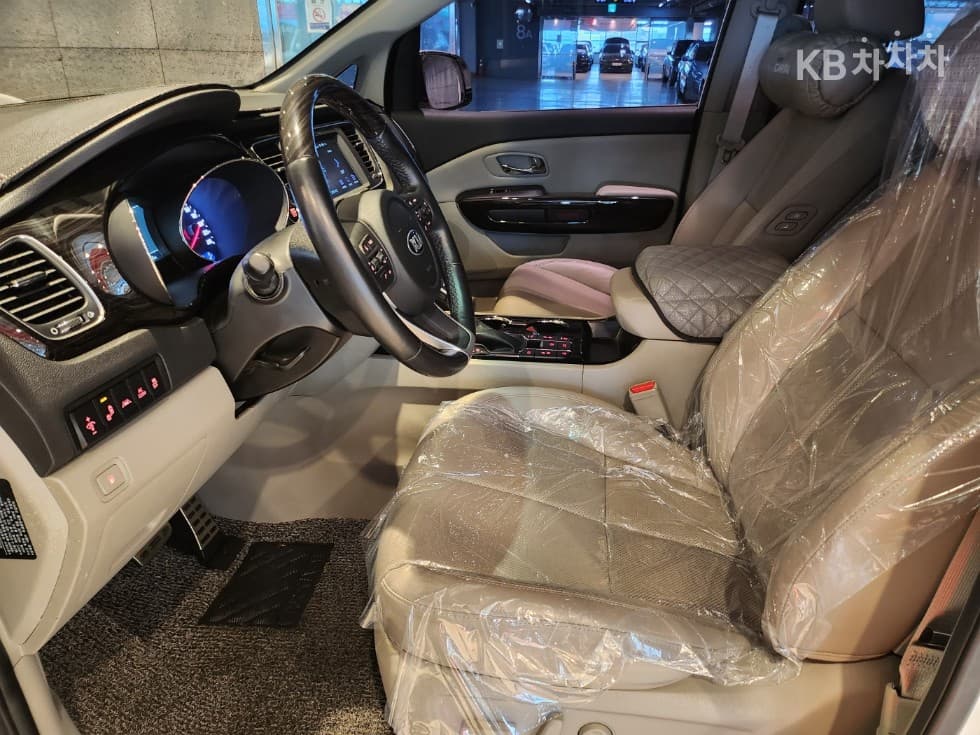 (65ga2211)Kia The New Carnival 9Passenger 2.2 Diesel Noblesse Special - 9