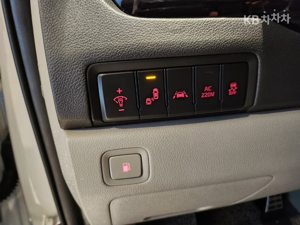 (65ga2211)Kia The New Carnival 9Passenger 2.2 Diesel Noblesse Special - 21