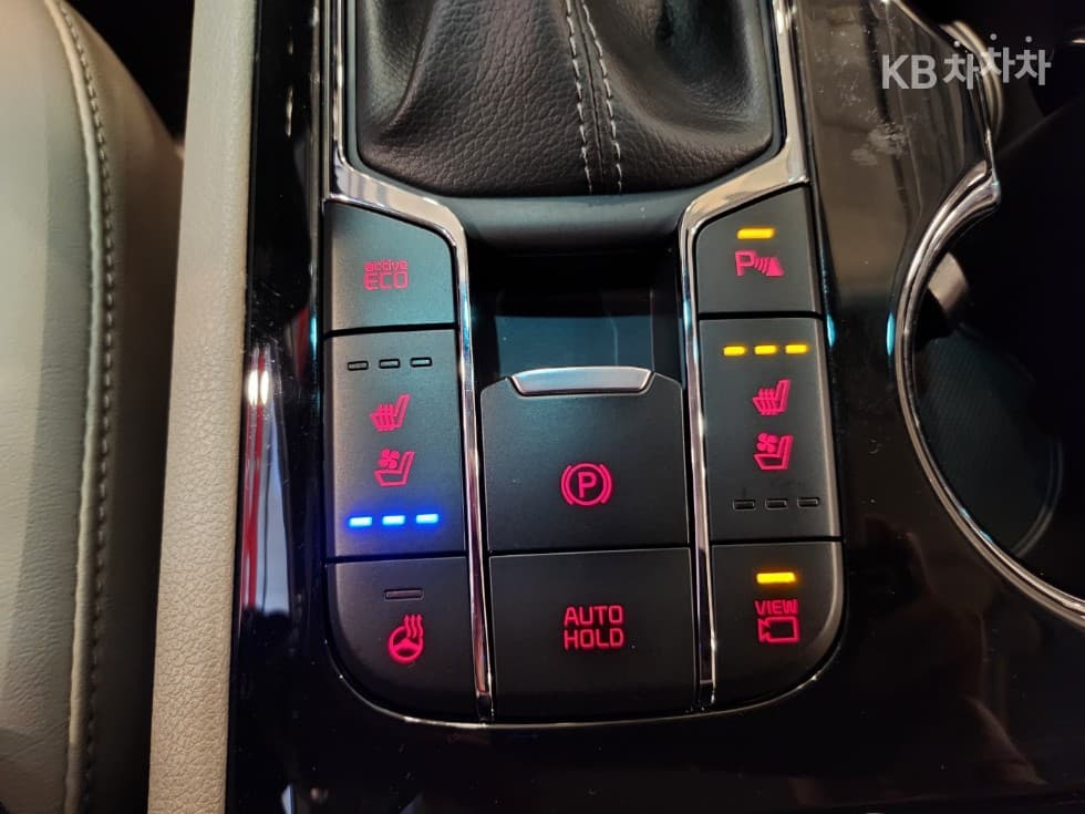 (65ga2211)Kia The New Carnival 9Passenger 2.2 Diesel Noblesse Special - 18