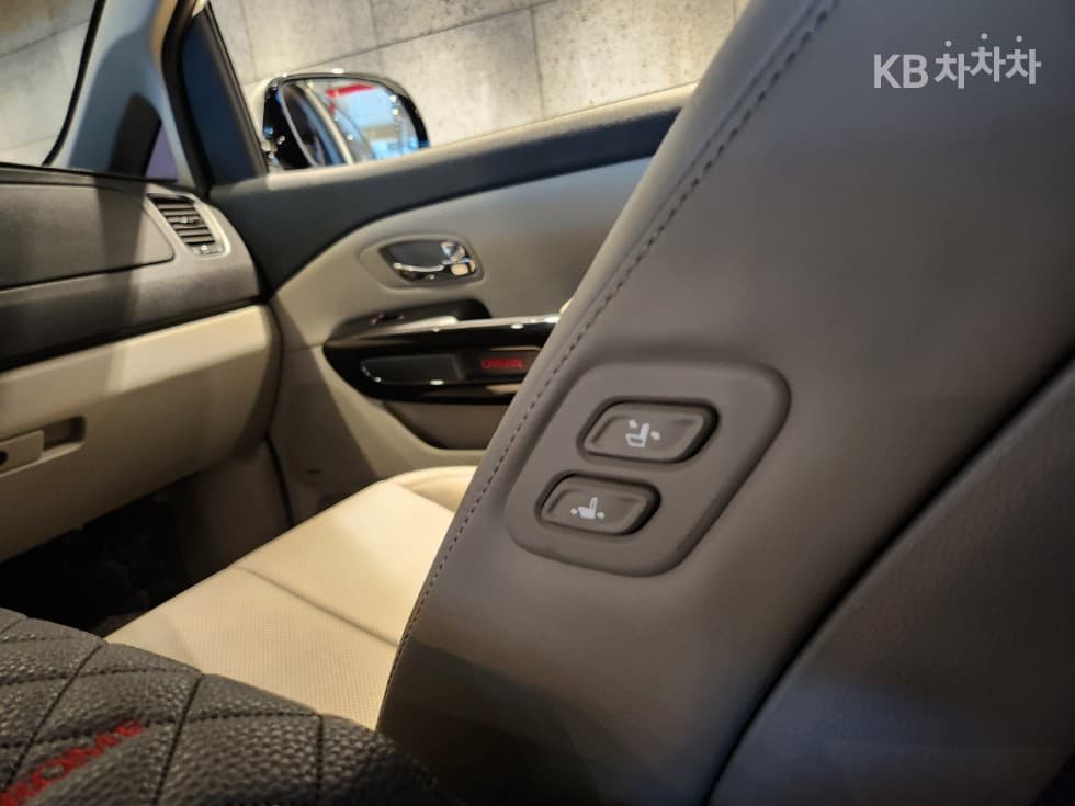 (65ga2211)Kia The New Carnival 9Passenger 2.2 Diesel Noblesse Special - 23