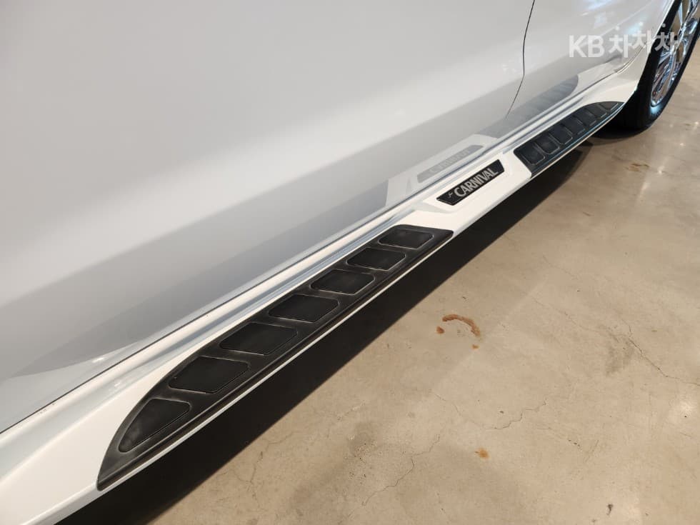 (65ga2211)Kia The New Carnival 9Passenger 2.2 Diesel Noblesse Special - 26