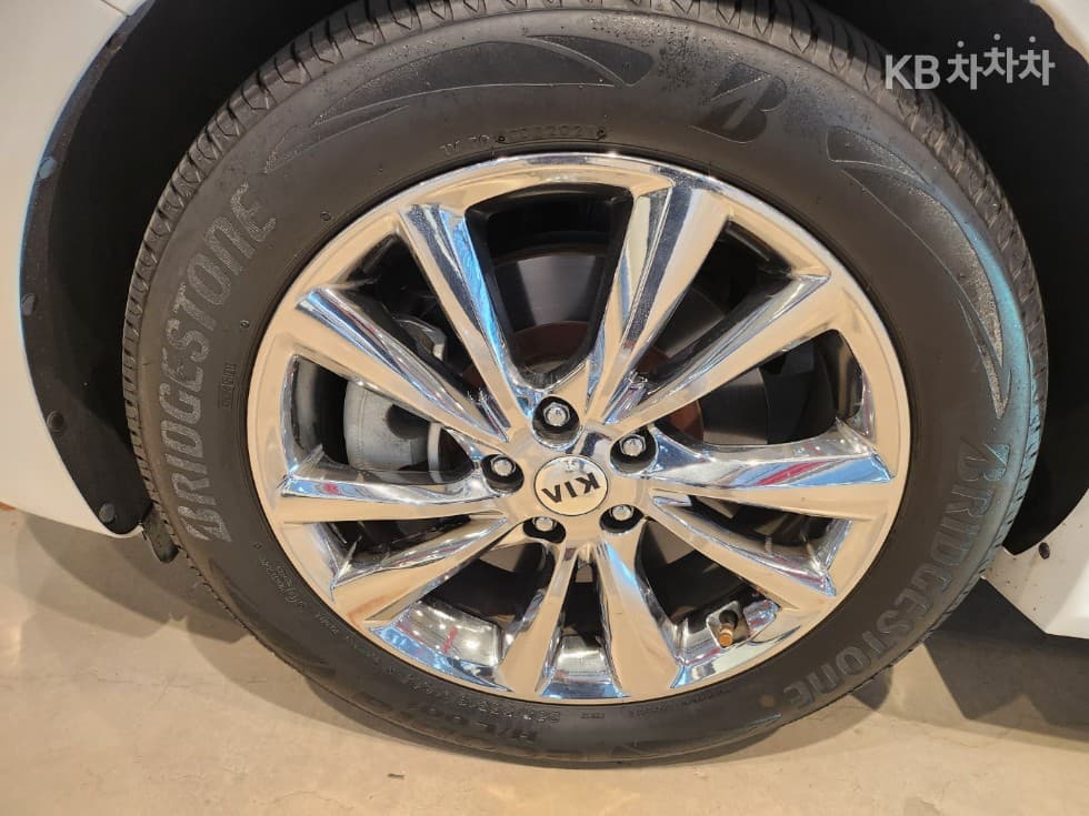 (65ga2211)Kia The New Carnival 9Passenger 2.2 Diesel Noblesse Special - 27