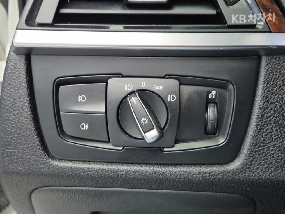 BMW New3 Series320d F30 - 18