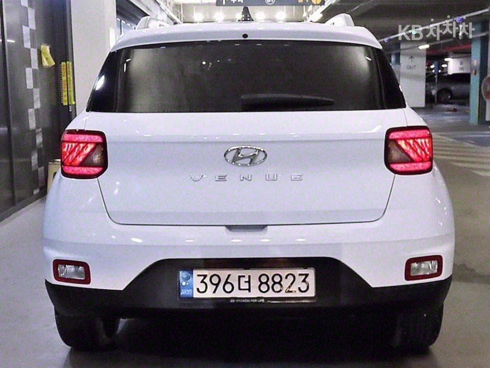 Hyundai VenueGasoline 1.6 FLUX - 5