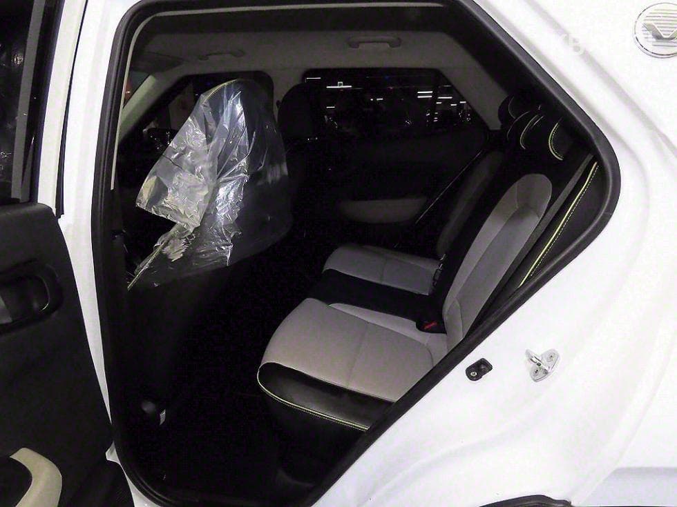 Hyundai VenueGasoline 1.6 FLUX - 7