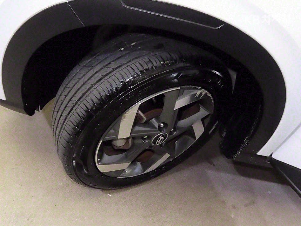Hyundai VenueGasoline 1.6 FLUX - 19