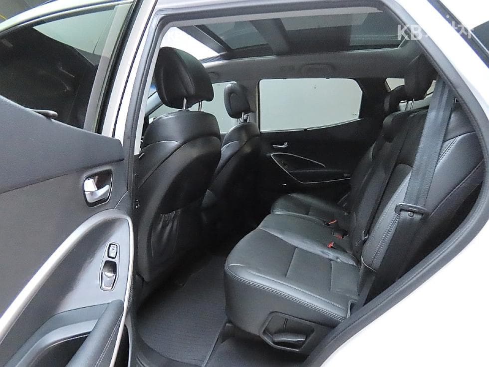 Hyundai Santa Fe DMHyundai R-engine 2.0 diesel 2WD PREMIUM Standard - 11