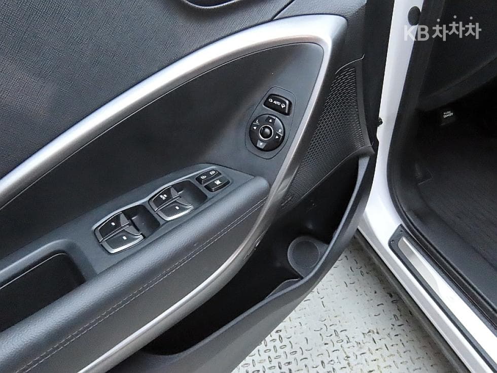 Hyundai Santa Fe DMHyundai R-engine 2.0 diesel 2WD PREMIUM Standard - 13