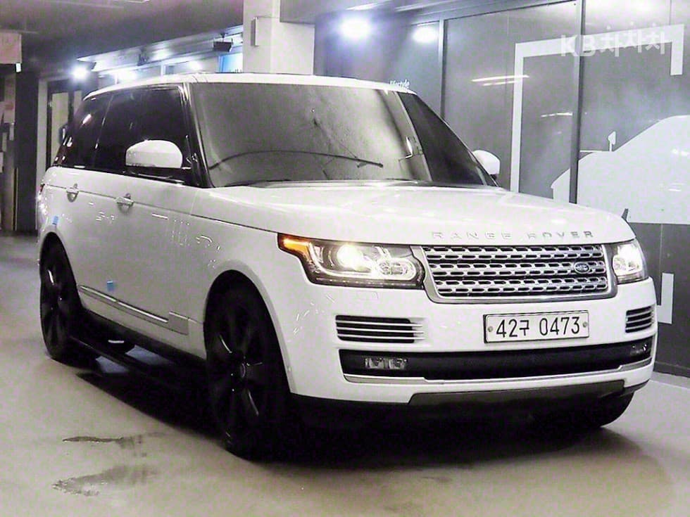 Land Rover New Range Rover 4.4 SDV8 보그 SE 405(13~) - Image 1