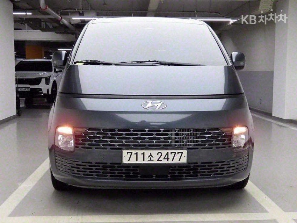 Hyundai Staria 2.2 Tourer 11 AWD Hyundai - Image 2