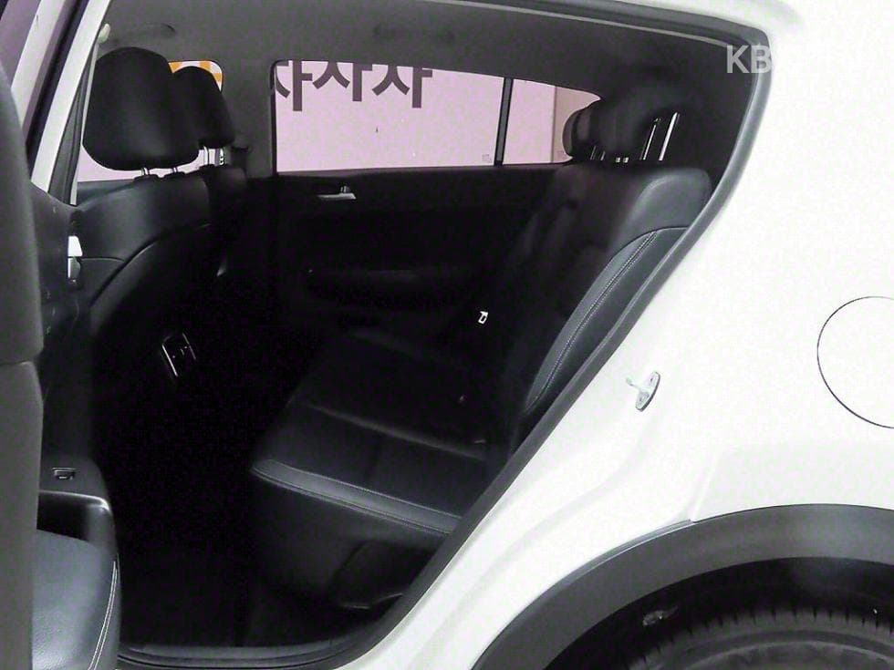 (304N1898)Kia Sportage 4th Generation Diesel 2.0 2WD Prestige - 14