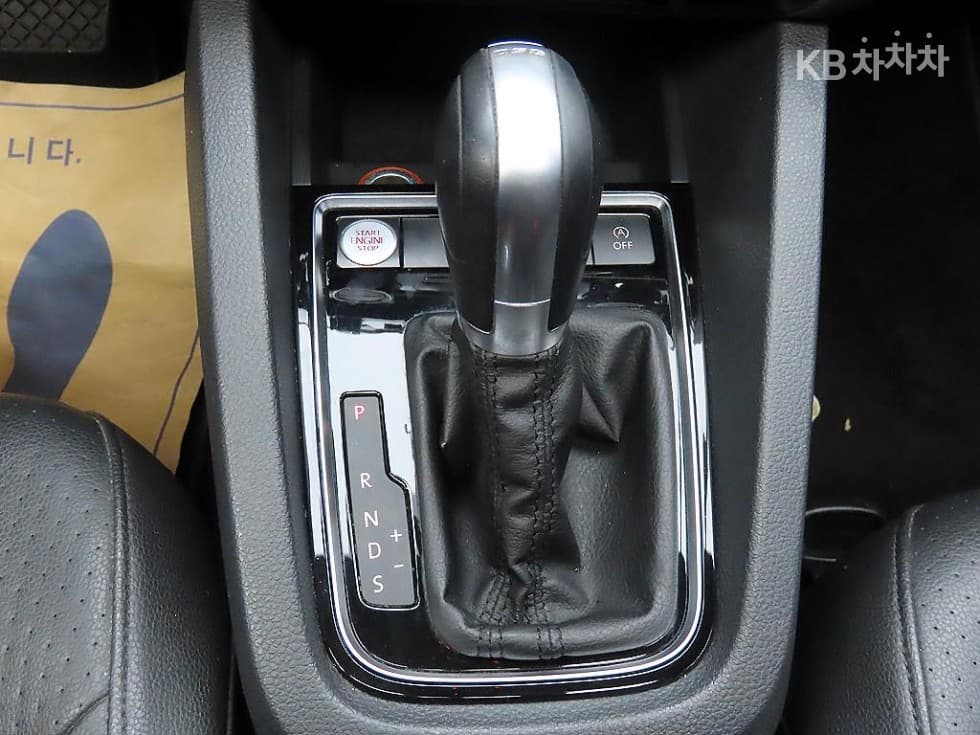 Volkswagen New Jetta2.0 Turbo Diesel Injection BlueMotion 6세대 Premium - 14