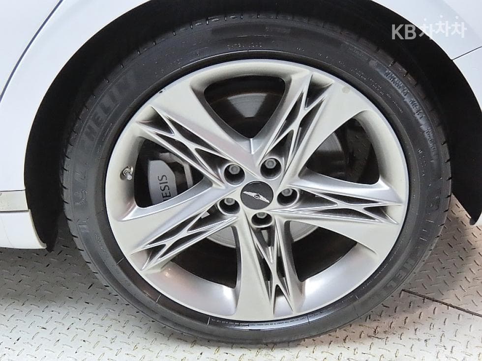 Дженезис G90(RS4)3.5T AWD Стандартен - 20