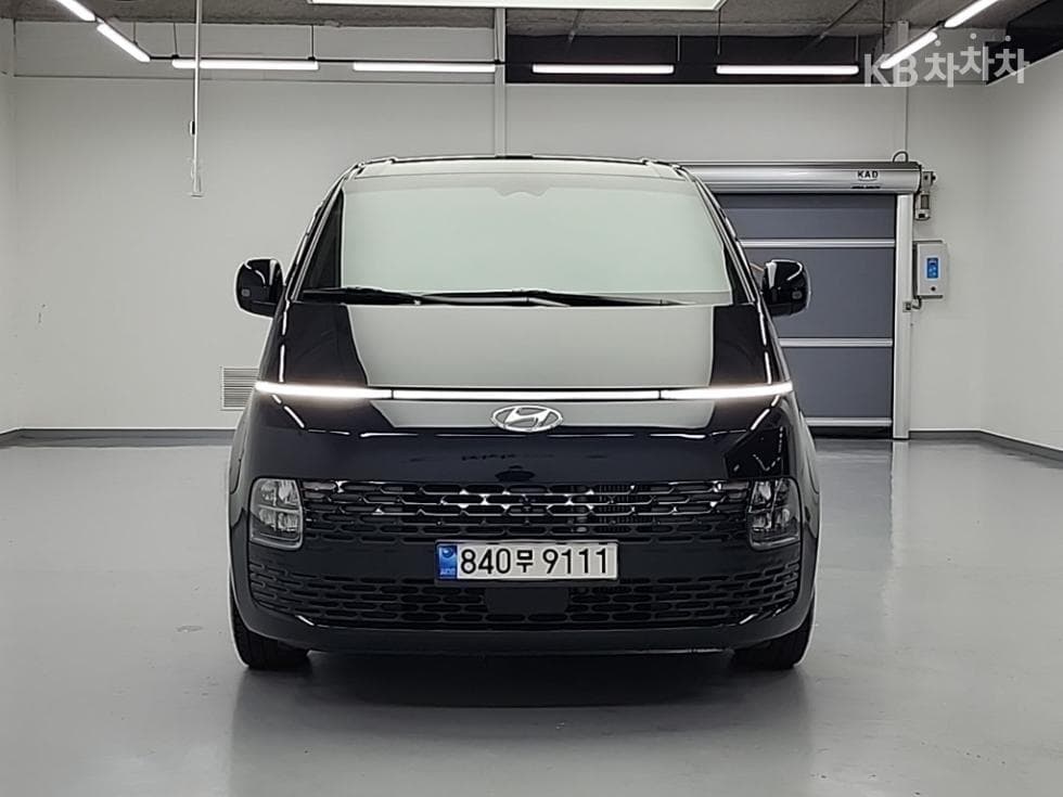 Hyundai Starea Cargo 2.2 Cargo 3 Moderne - Image 2