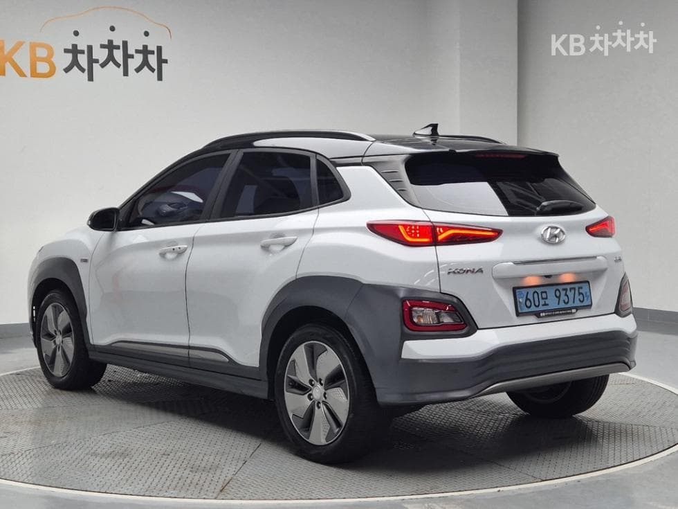 Hyundai Kona Electric Premium - Image 3