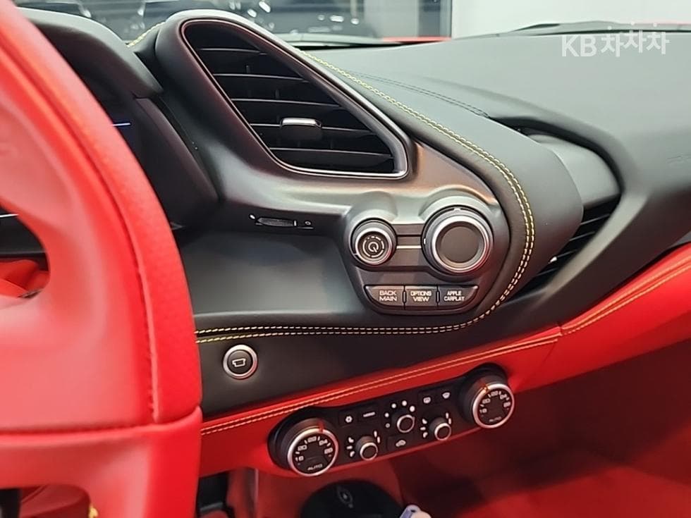 페라리 488 GTB3.9 V8 - 10