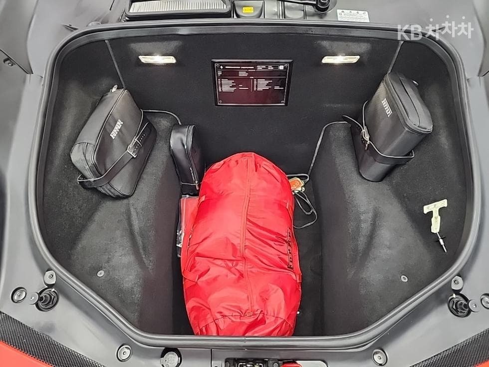 페라리 488 GTB3.9 V8 - 16