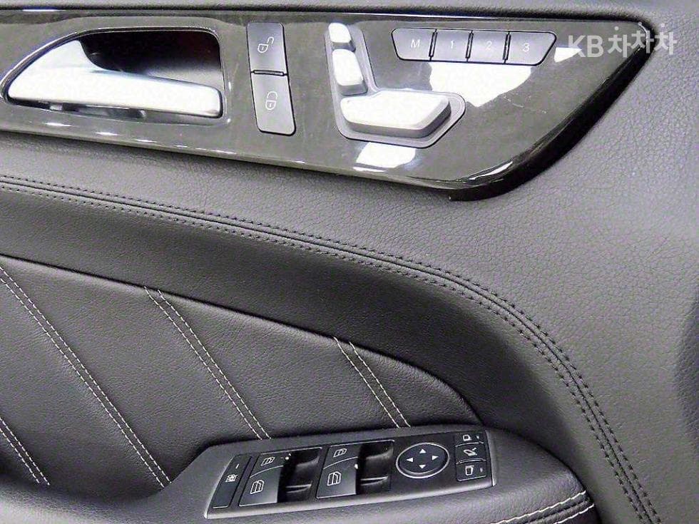 Mercedes-Benz GLE(W166)63 AMG 4Matic - 11