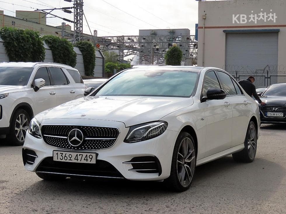 Mercedes-Benz E-Клас (W213) E53 AMG 4MATIC+ Стандартен - Image 1