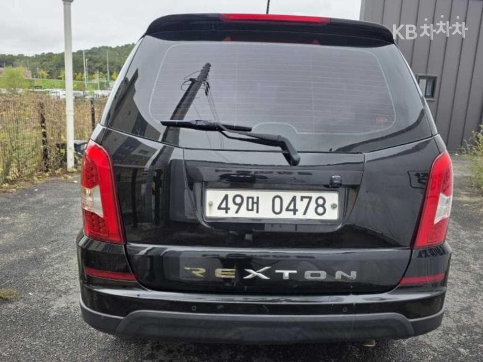 КейДжи Мобилити RextonW7-местен (Лимузин) 4x4 RX7 Лукс - 3