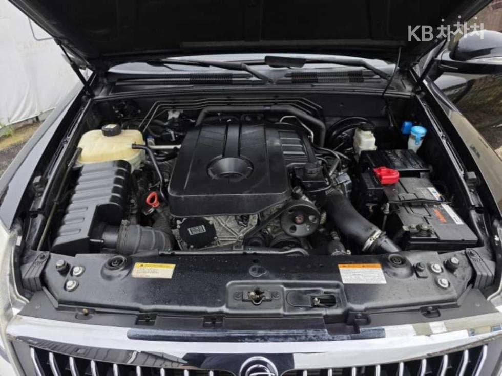 КейДжи Мобилити RextonW7-местен (Лимузин) 4x4 RX7 Лукс - 18