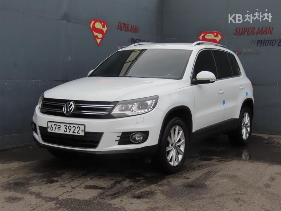 Volkswagen New Tiguan 2.0 Turbo Diesel Injection 컴포트 5N - Image 1
