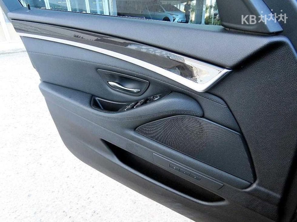 BMW Нов5 Серия528i F10 - 12