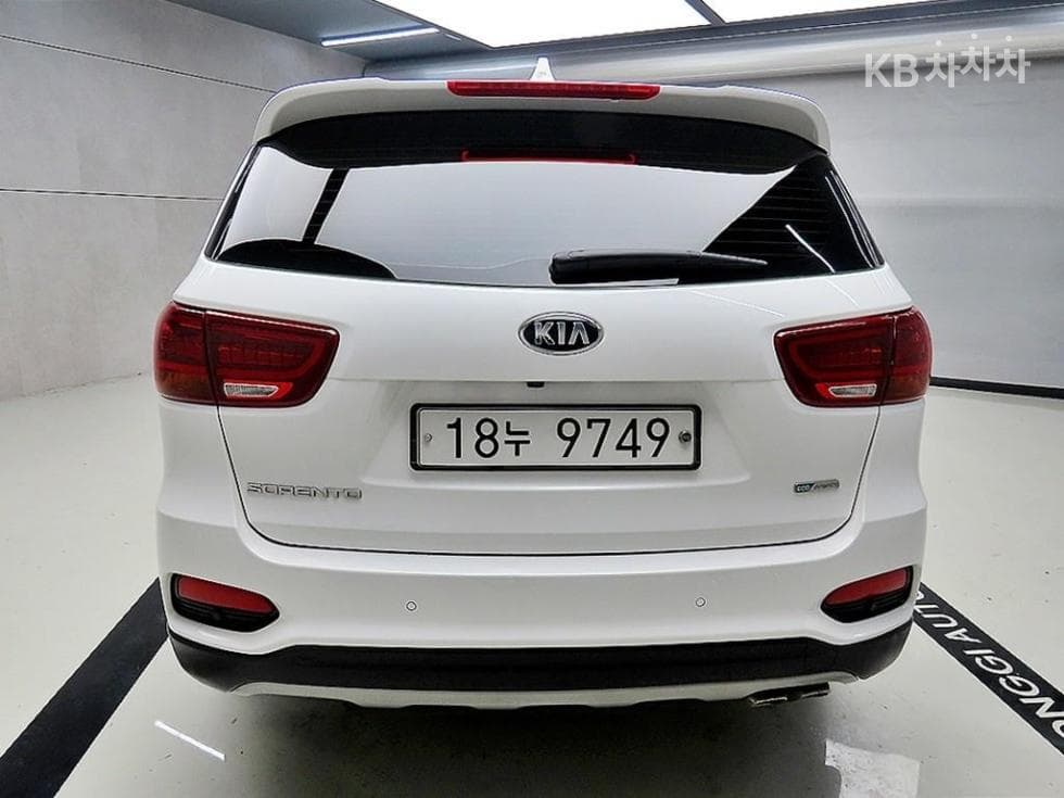 Киа The New (фейслифт) Sorento2.0 Дизел 2WD Престиж - 3