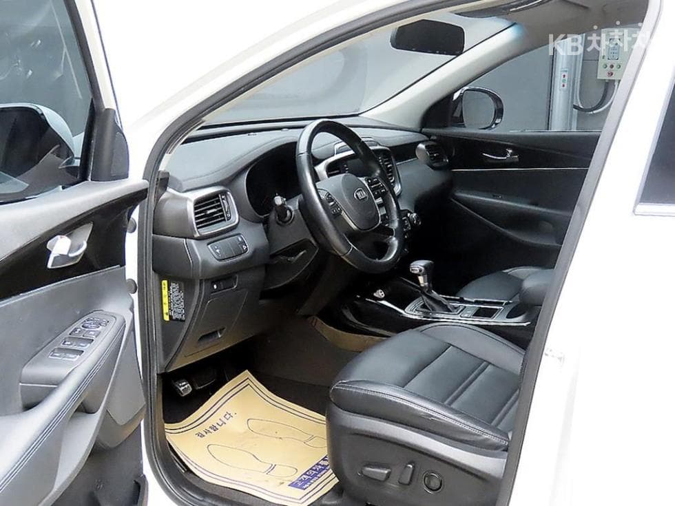 Киа The New (фейслифт) Sorento2.0 Дизел 2WD Престиж - 5