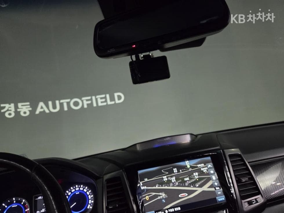 KG Mobility Rexton 스포츠2.2 4WD Dynamic 에디션 - 11