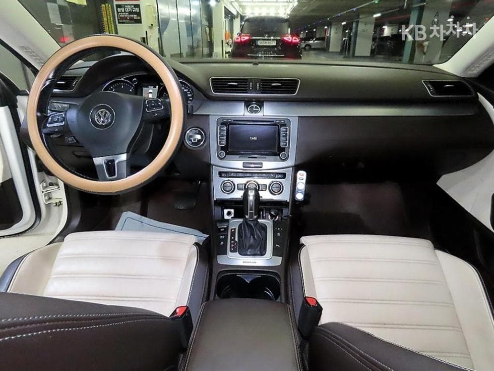 Volkswagen Нов CC2.0 Турбо Дизел Инжекция BlueMotion - 10