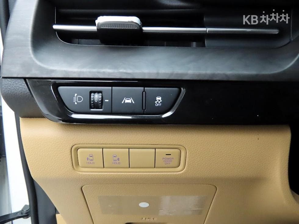 Киа Канивал 4-то поколениеD2.2 9-местен Престиж - 12